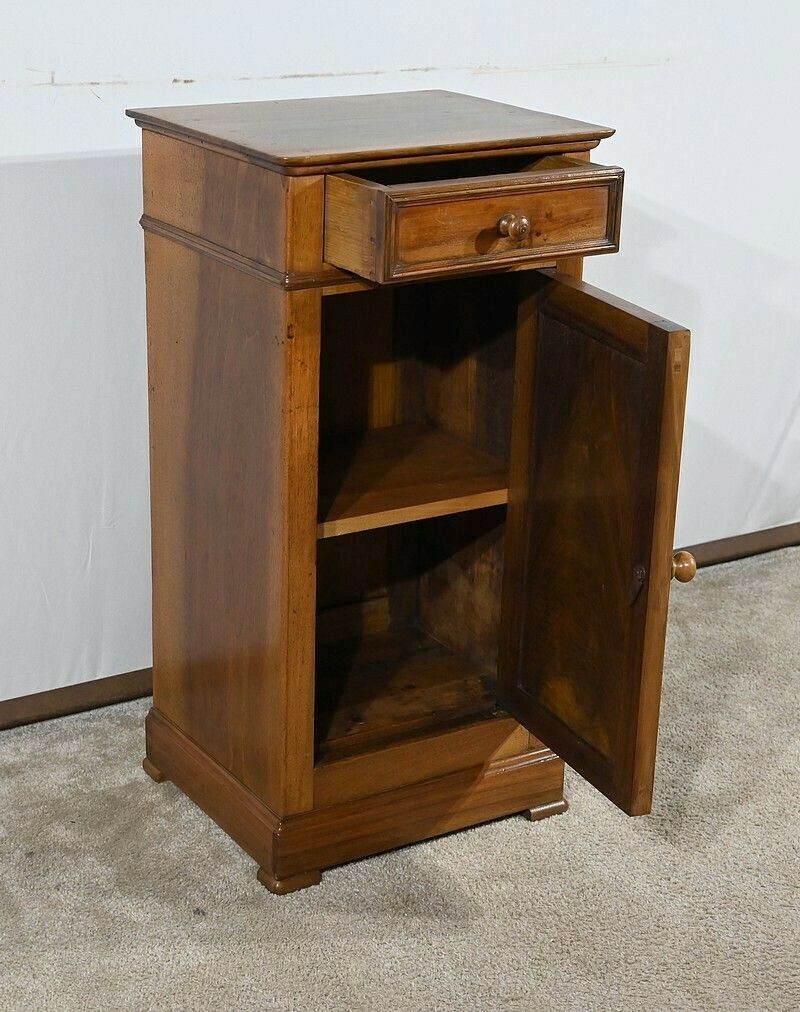 photo vinterior Small Walnut Bedside Cabinet – Late 19th Century