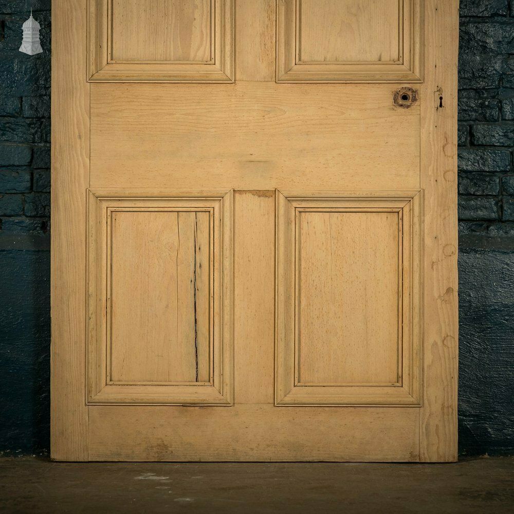 570.0 Pine Panelled Door, 5 Moulded Panel photo