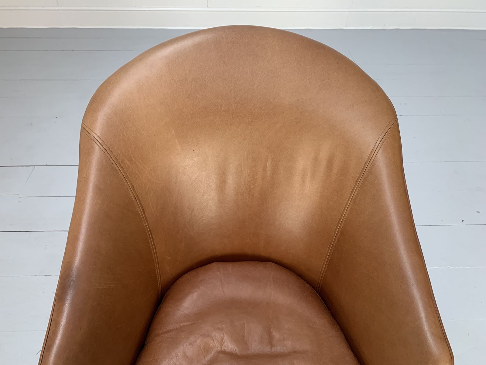photo furniture Ralph Lauren “Beldon” Armchair – In Tan Brown Saddle Leather