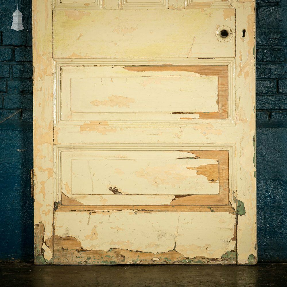 photo vinterior Pine Panelled Door, Raised Fielded Panels One Side, Stop Chamfer Detailing Other Side