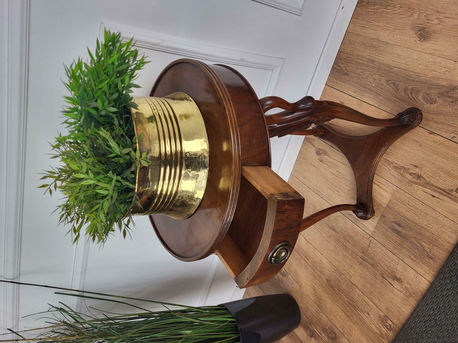 1960s Italian Regency Neoclassical Wooden Round Tripod Swan Gueridon Side Table photo 873.0
