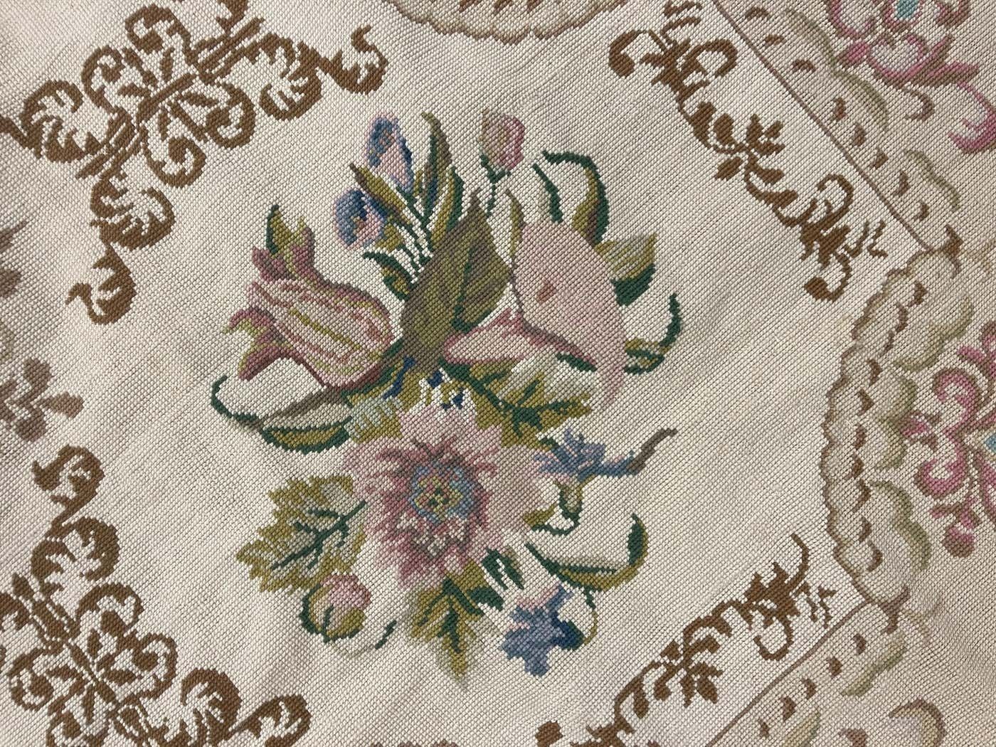 Traditional Beige Carpet Repeat Bunch Of Flowers Rug Needlepoint Livingroom Rug photo for sale