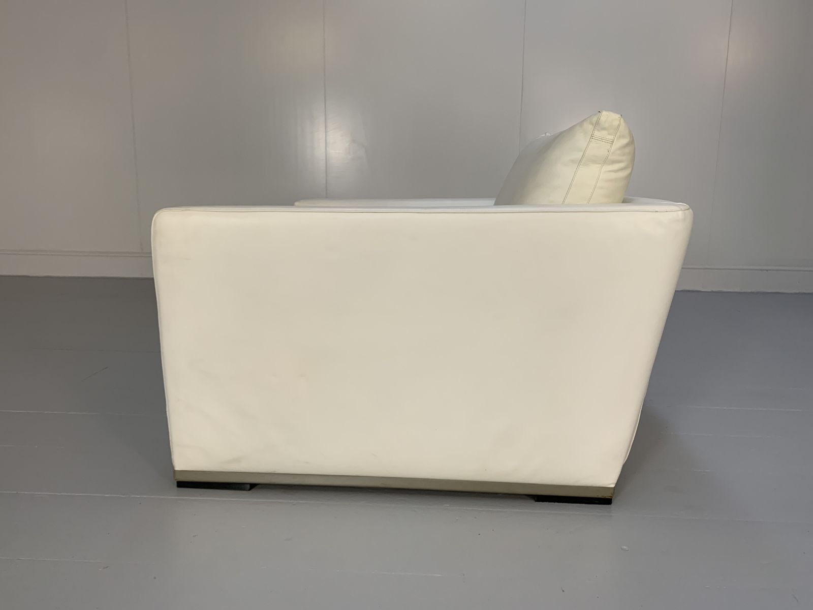 B&B Italia Maxalto “Apta” Armchair – In White “Gamma” Leather photo 1400.0