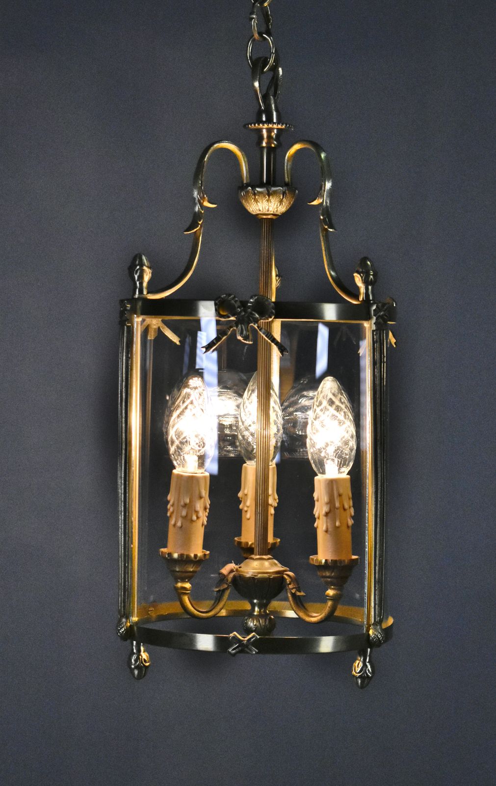photo vinterior French Triple Light Hall Lantern In Bronze Louis XVI Style