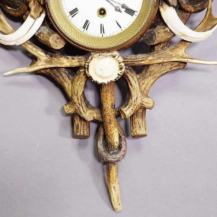 photo vinterior Antique Cabin Antler Wall Clock With Deer And Chamois Austria Ca. 1900