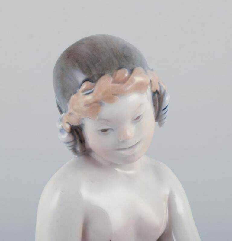 Royal Copenhagen, Rare Porcelain Figurine Of A Mermaid With Fish In Her Hands photo Home Decor