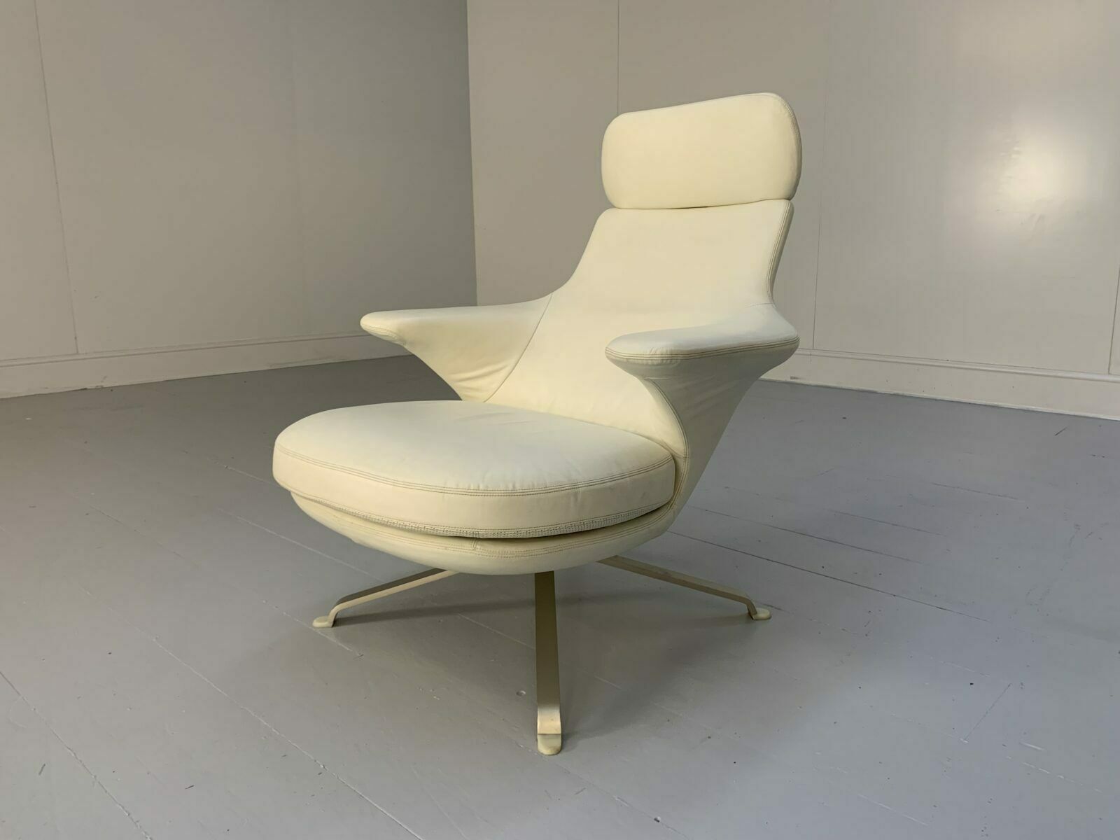 B&B Italia “Radar” Armchair – In Ivory Leather