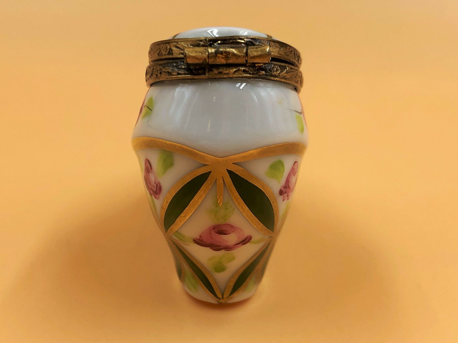 Limoges Porcelain France Porcelain Shoe / Boot Shaped Trinket / Jewelry Box. photo 125.0