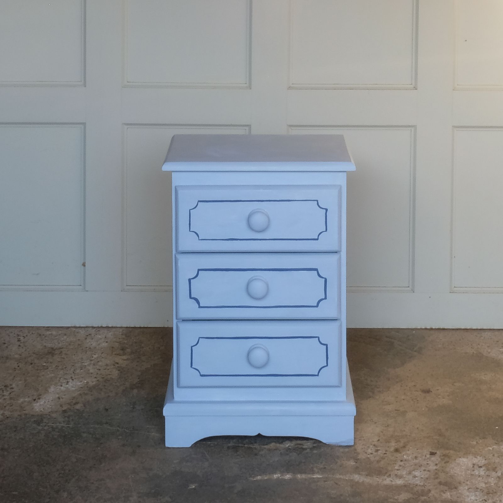 Small Hand Painted Chest Of Drawers photo 95.0