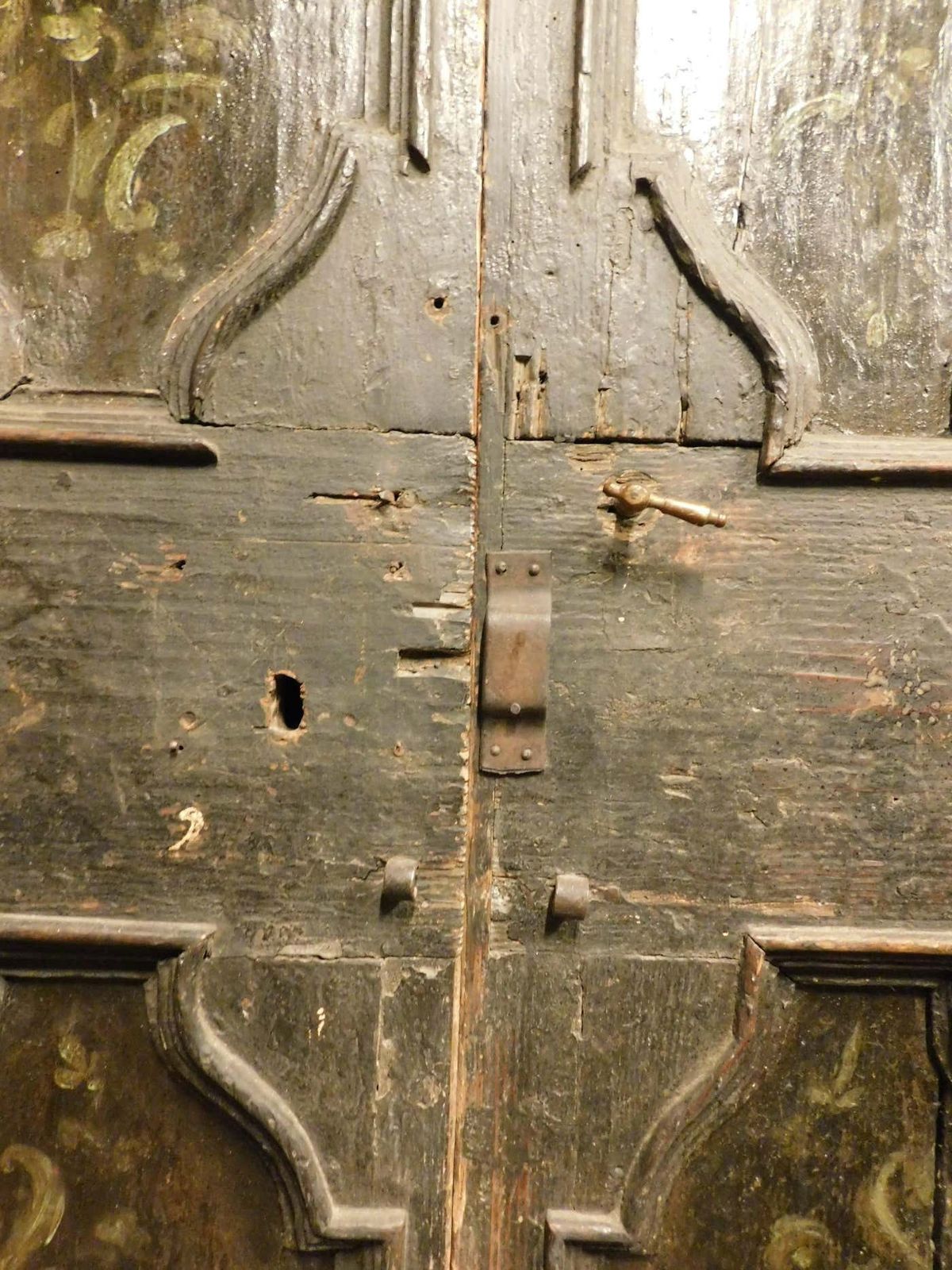 Double Door In Rustic Larch Wood, Black Background And Painted Panels, Italy photo 3936.0