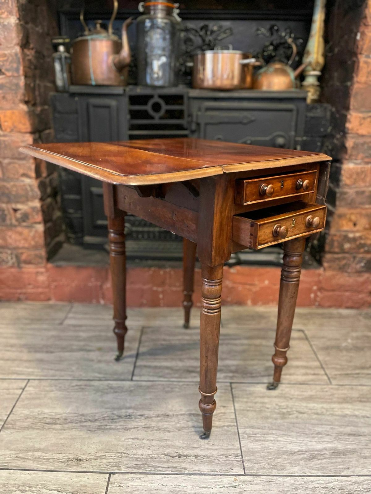 Victorian Circa 1850 Drop Leaf Baby Pembroke Mahogany Table photo vinterior