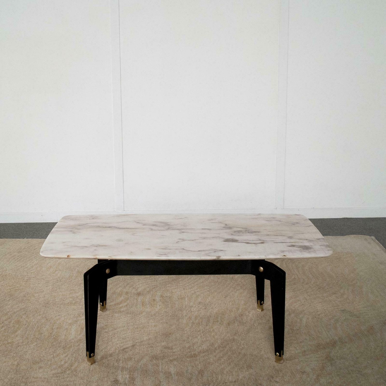 Mid Century Italian Coffee Table, Early 1960s. photo vinterior