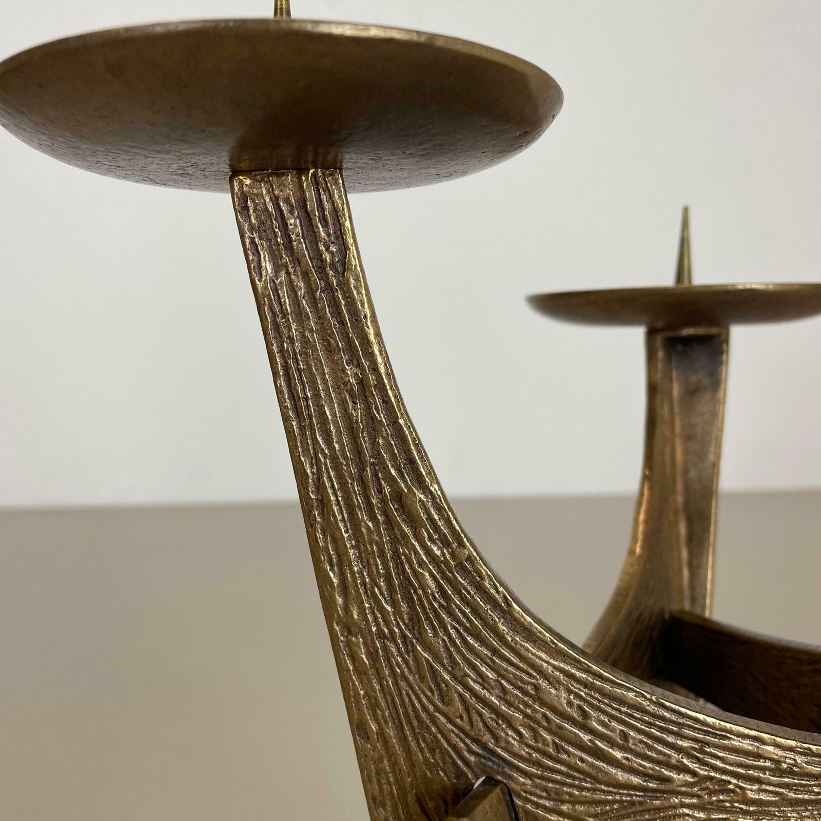 photo vintage Modernist Sculptural Brutalist Bronze Metal Candleholder, France, 1960s