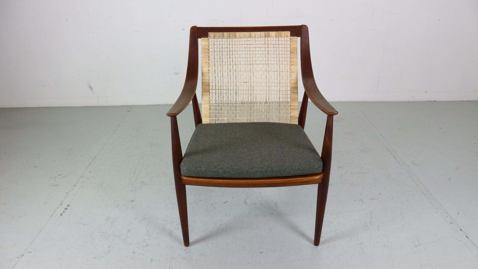 photo furniture Peter Hvidt& Orla Mølgaard Nielsen Fd146 Cane Back Easy Chair, Denmark