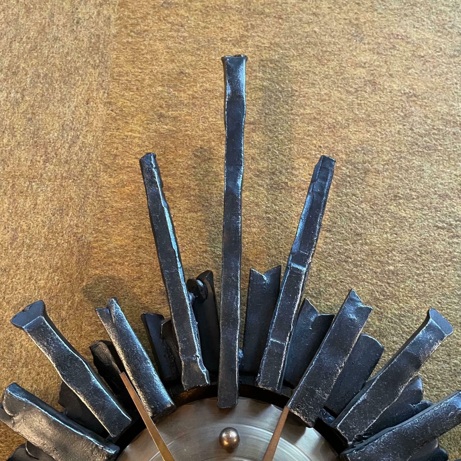 61cm 6.9kg Brutalist Hollywood Regency Sunburst Metal Wall Clock, Germany 1970s photo vintage