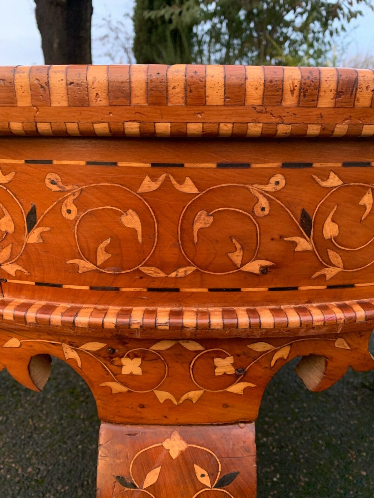 Antique Inlaid Anglo Indian Coffee Table photo vinterior