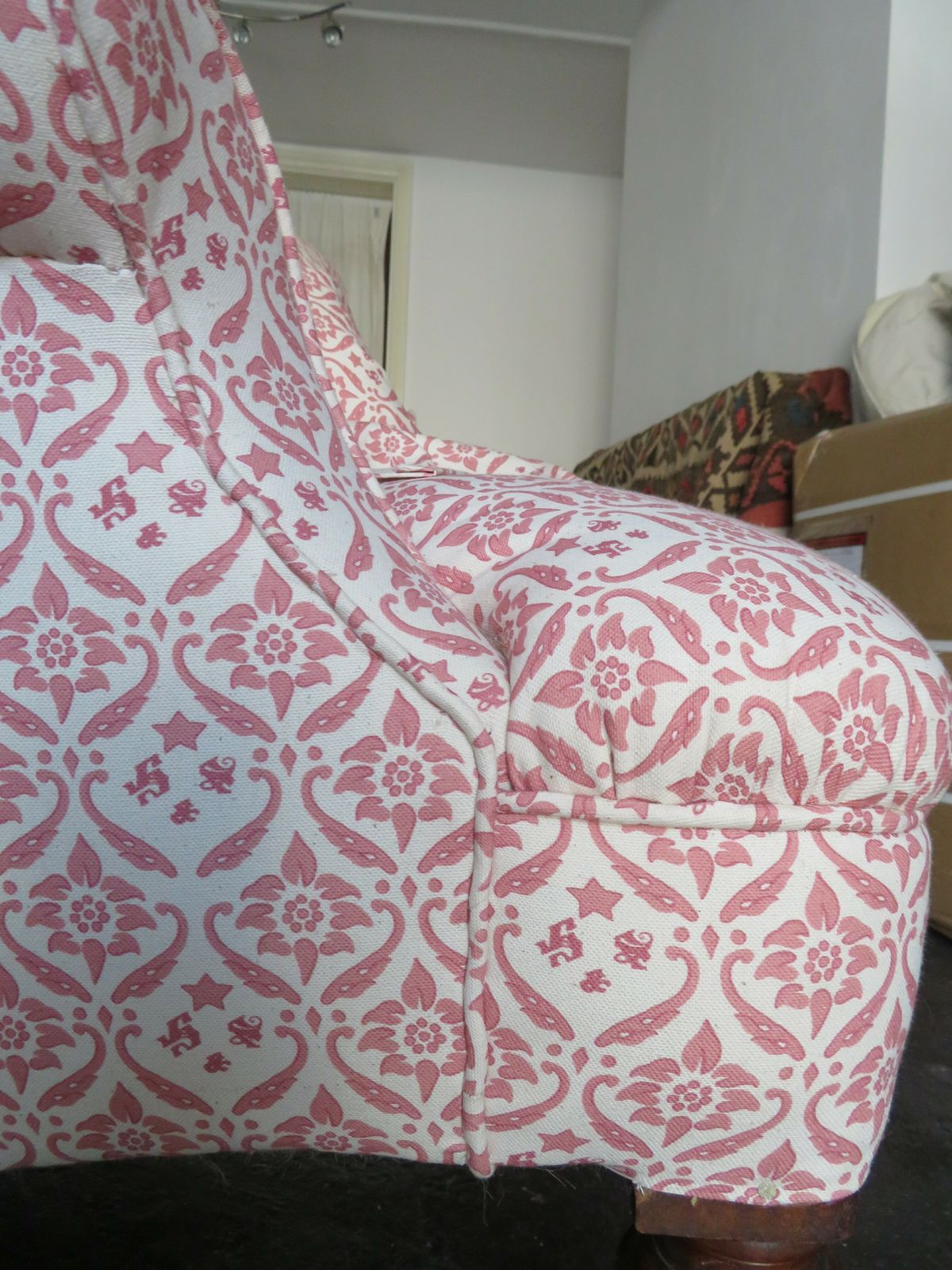 Furniture Howard And Sons Easy Armchair. Fully Restored. photo