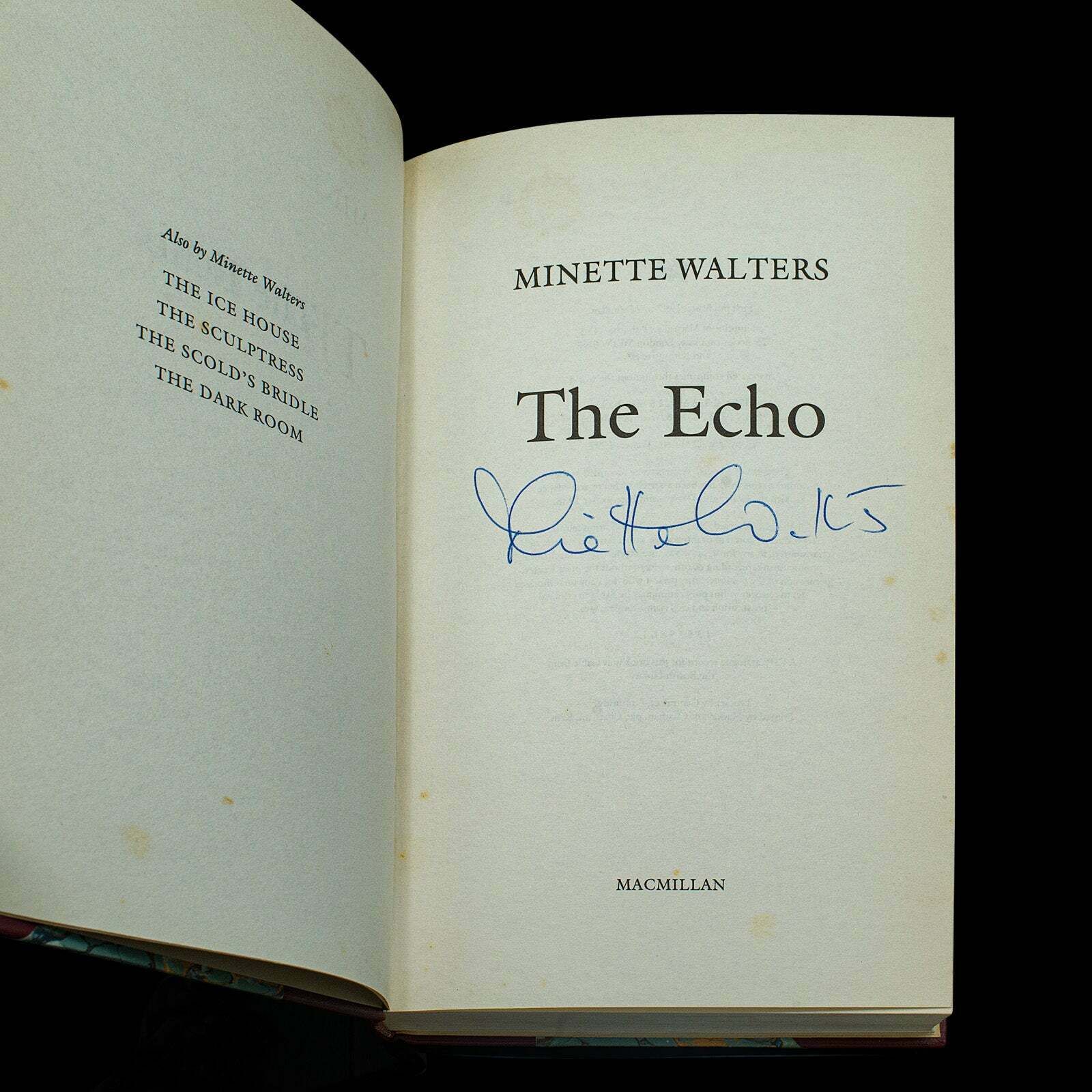 Set Of 6 First Edition Novels By Minette Walters, Signed, English, Hard Bound photo vinterior