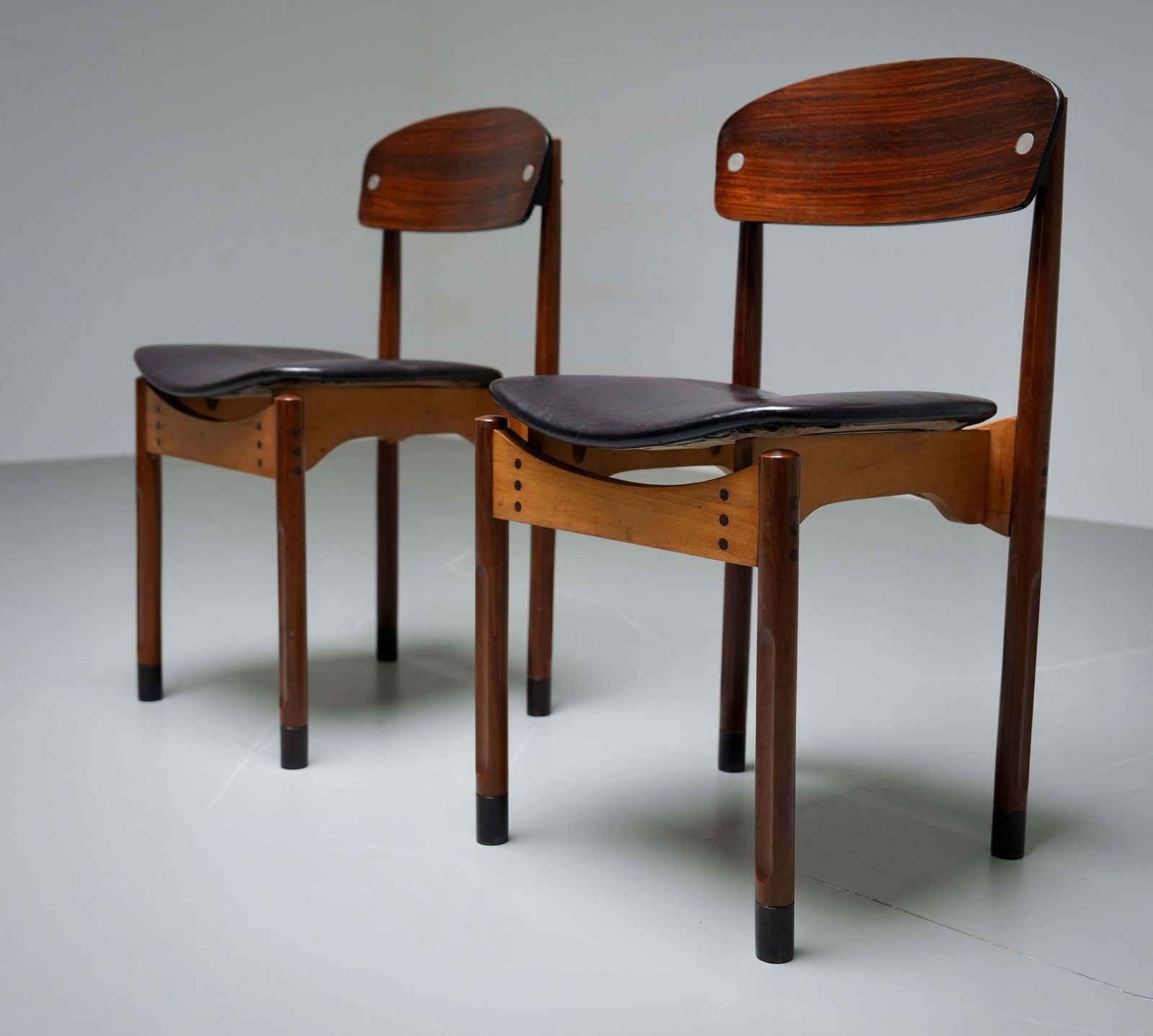 Set Van 2 Eetkamerstoelen In Teak, Mahonie En Imitatieleer, Italië, Jaren 1960 photo furniture