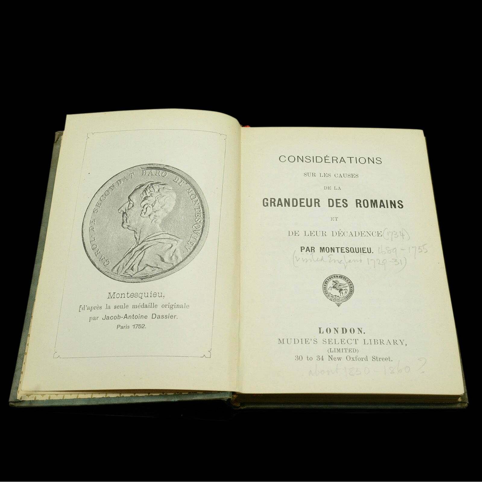 Antique Book Grandeur Des Romains, Montesquieu, French Language, Mid Victorian photo vinterior