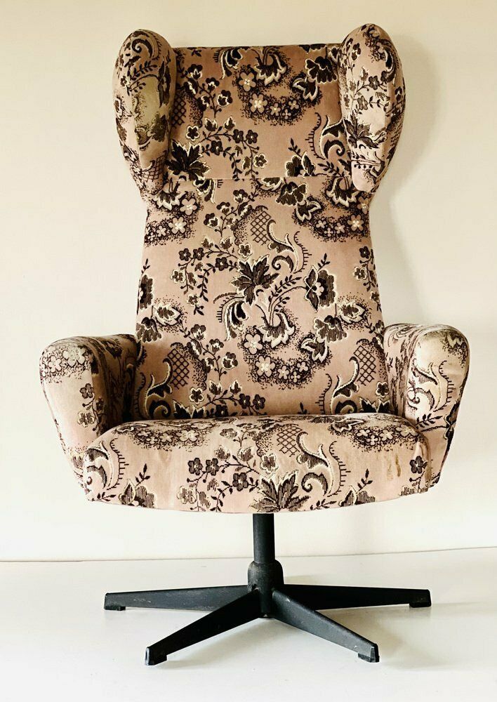Draaibare Fauteuil Met Vleugelleuningen, Tsjecho Slowakije, Jaren 1970