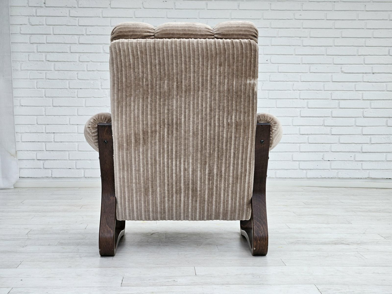 photo buy Jaren 1970, Deense Loungestoel, Uitstekende Staat, Corduroy.