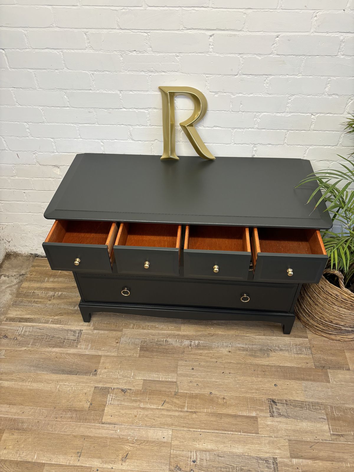Stag Minstrel 4 Over 2 Wide Chest Of Drawers Painted Dark Grey photo vintage