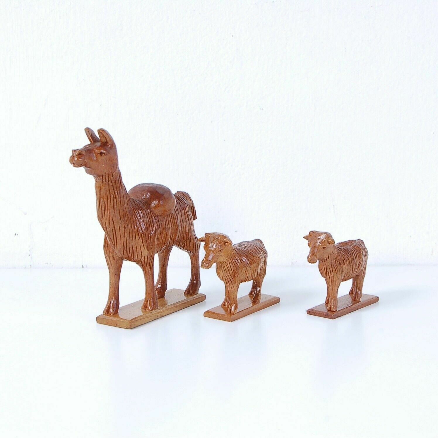 Home Decor Nativity Wooden Carved Figurines Ethnic Nativity Scene Art Latin America Peru photo