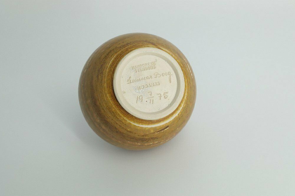 Kleine Mid Century Scandinavisch Modern Bolvormige Bruine Stoneware Vaas Nr. 19 7/11 75 Van Gunnar Borg Voor Höganäs Keramik, Jaren 1960 photo Woonaccessoires