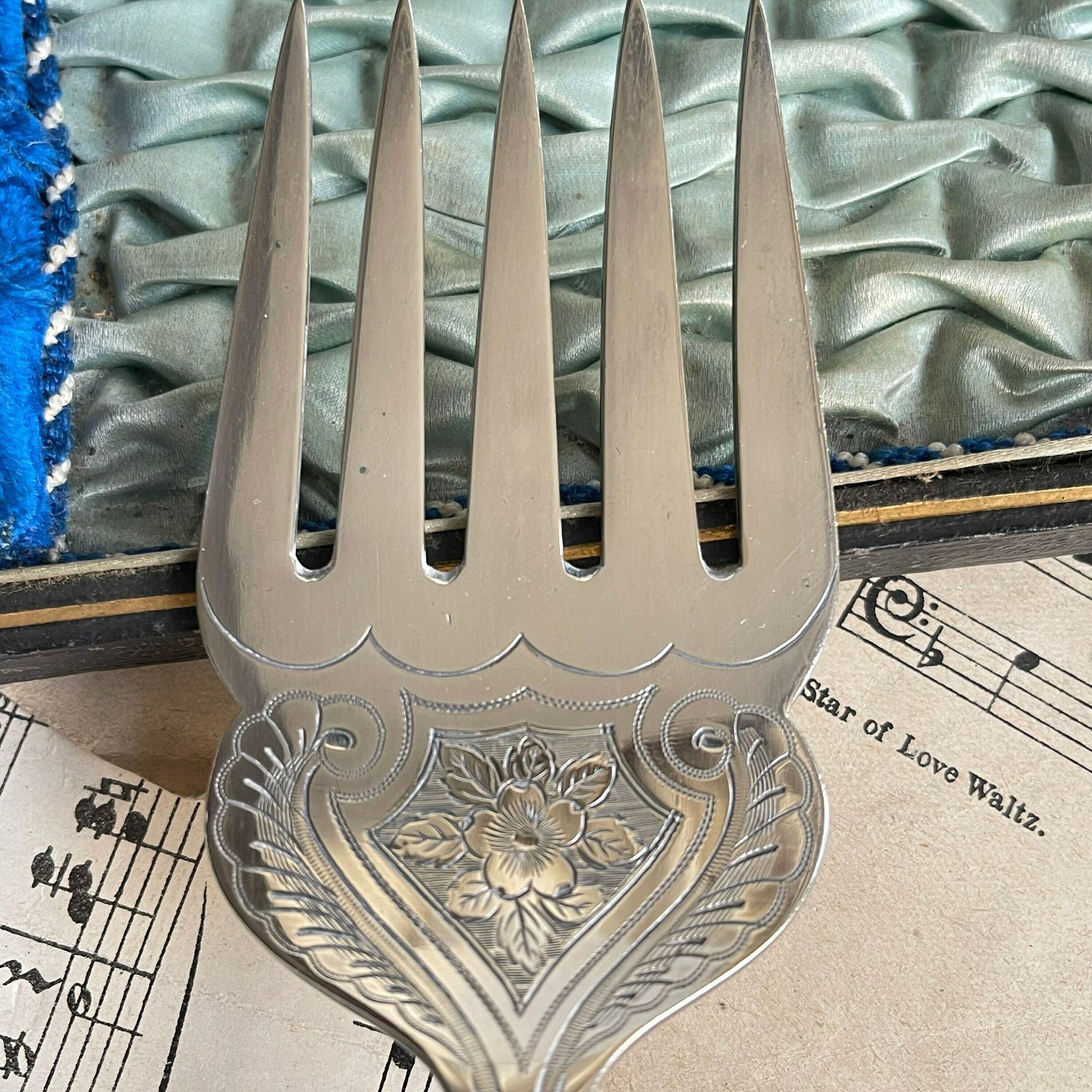 Antique Antler Fish Servers. 2 Piece Set. Thomas Wilkinson, Christmas Table Fine Dining. Downton Abbey. Country Lodge photo vintage