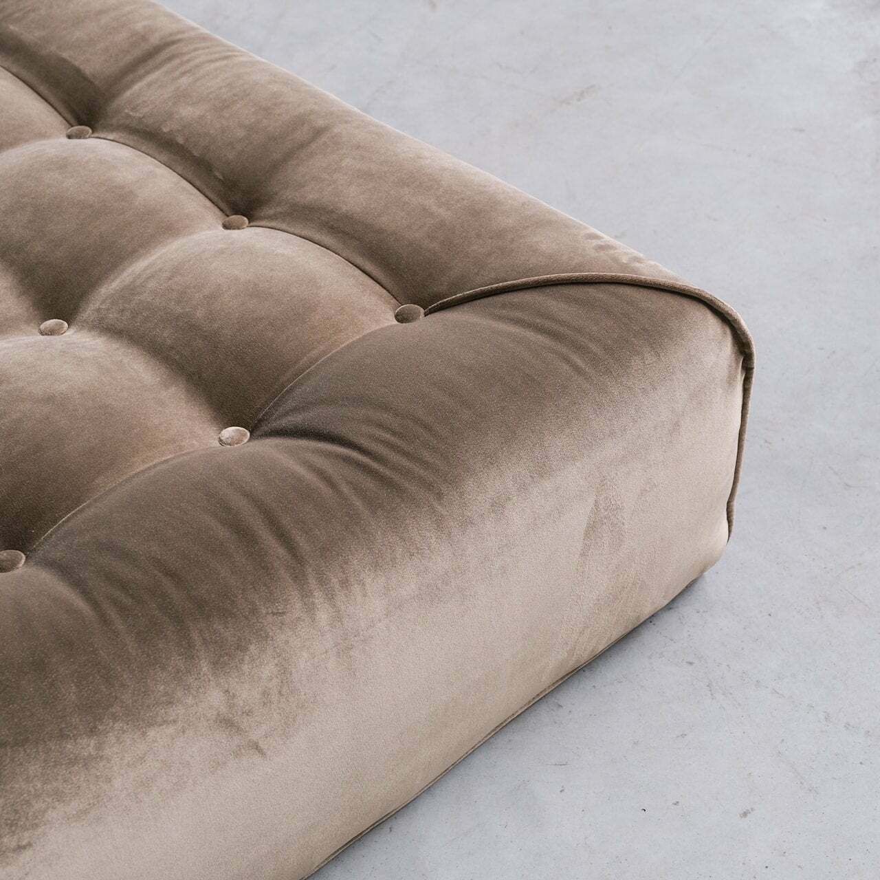 Original Mid Century Italian Mario Bellini 'Le Bambole' Bed Or Day Bed photo vintage