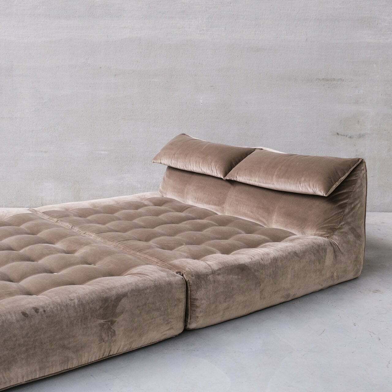 6950.0 Original Mid Century Italian Mario Bellini 'Le Bambole' Bed Or Day Bed photo