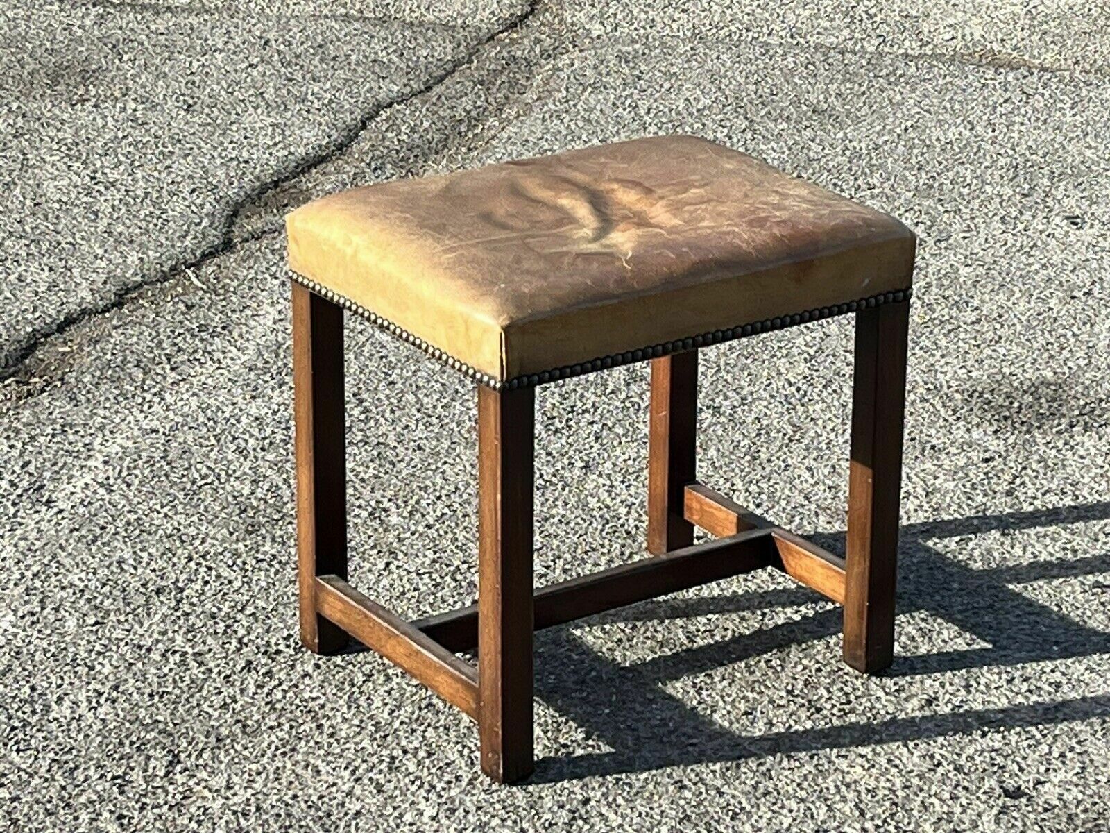 Tan Leather Foot Stool. Very Good Quality photo vinterior