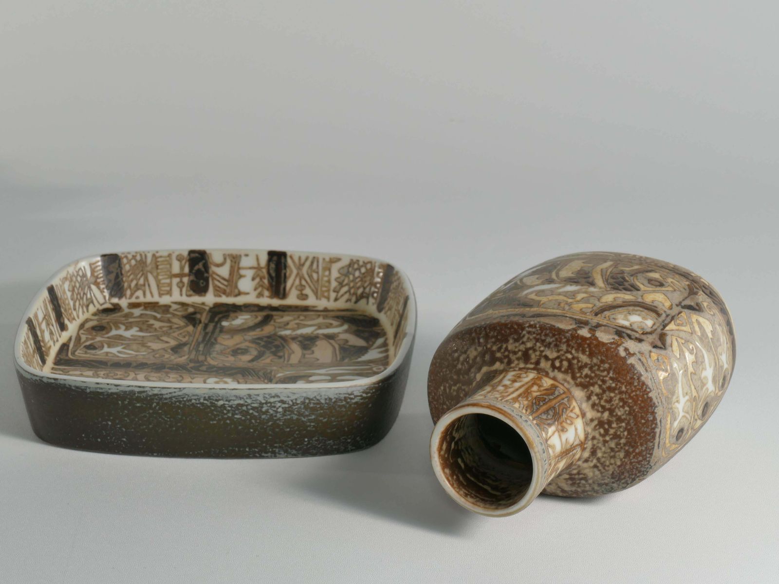 photo buy Scandinavian Modern Plate And Vase, Ceramic, "Baca", Fajance, By Nils Thorsson F