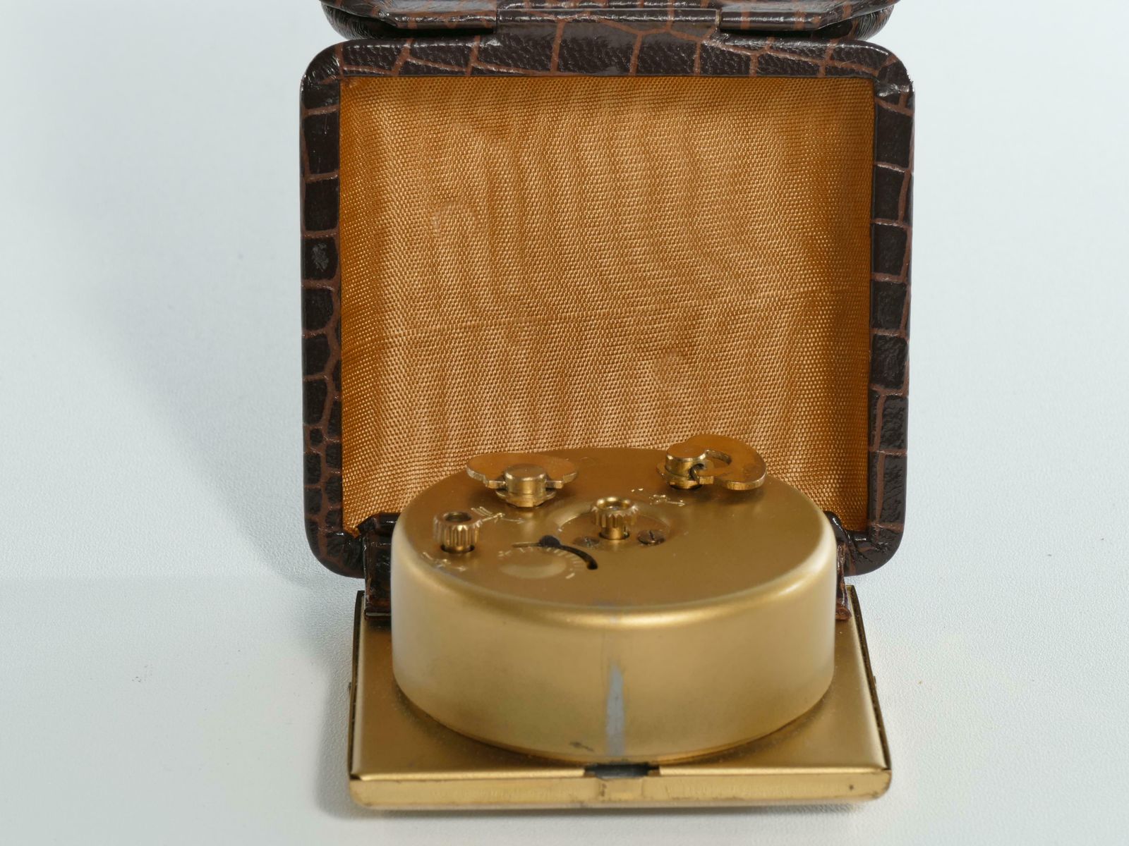 photo vintage Travel Alarm Clock In Brass And Faux Snakeskin From "Gw", Germany, Ca 1950's