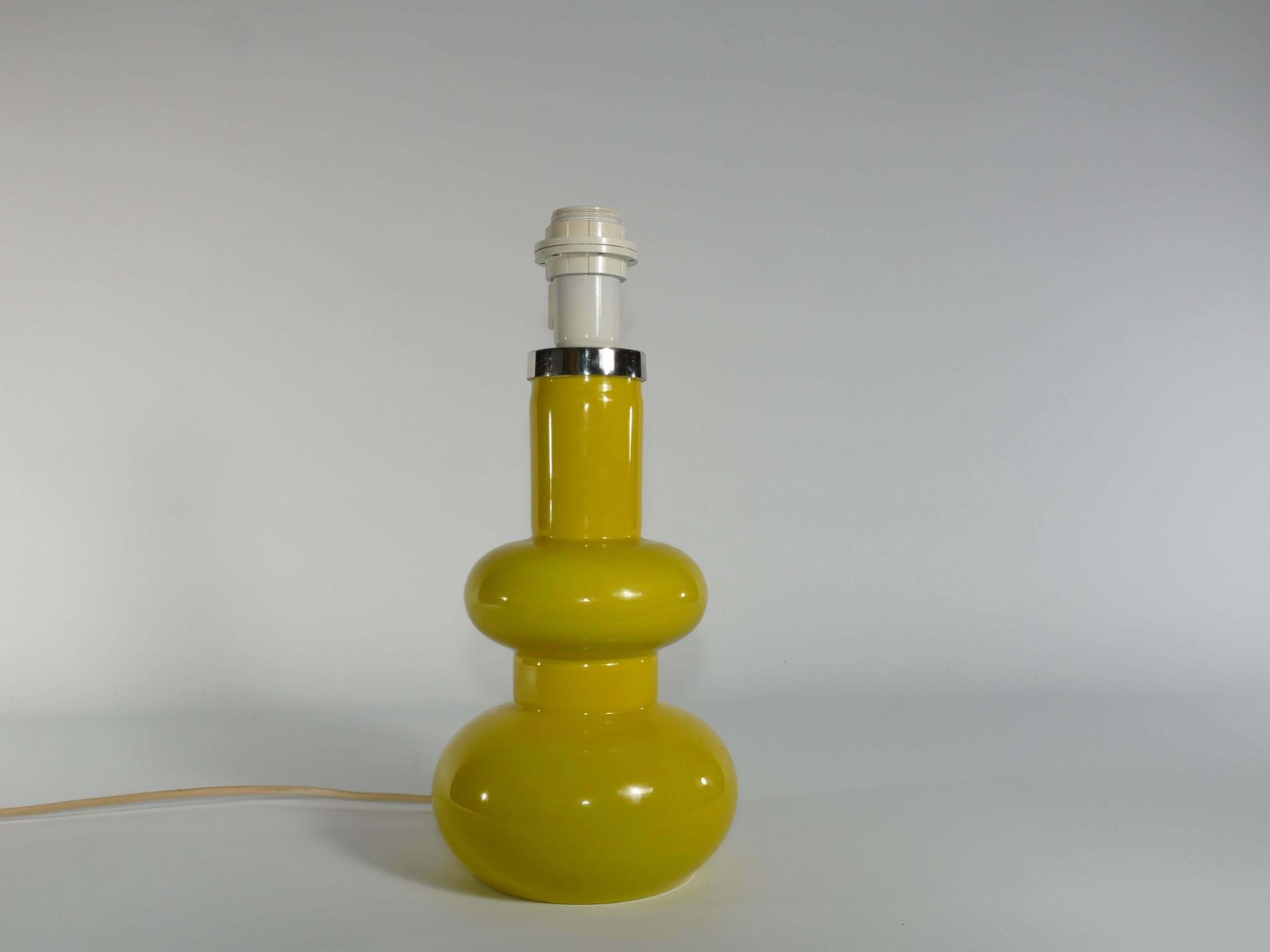 photo vinterior Mid Century Modern Curvaceous Bright Yellow Glass Table Lamp By Orrefors, 1960s