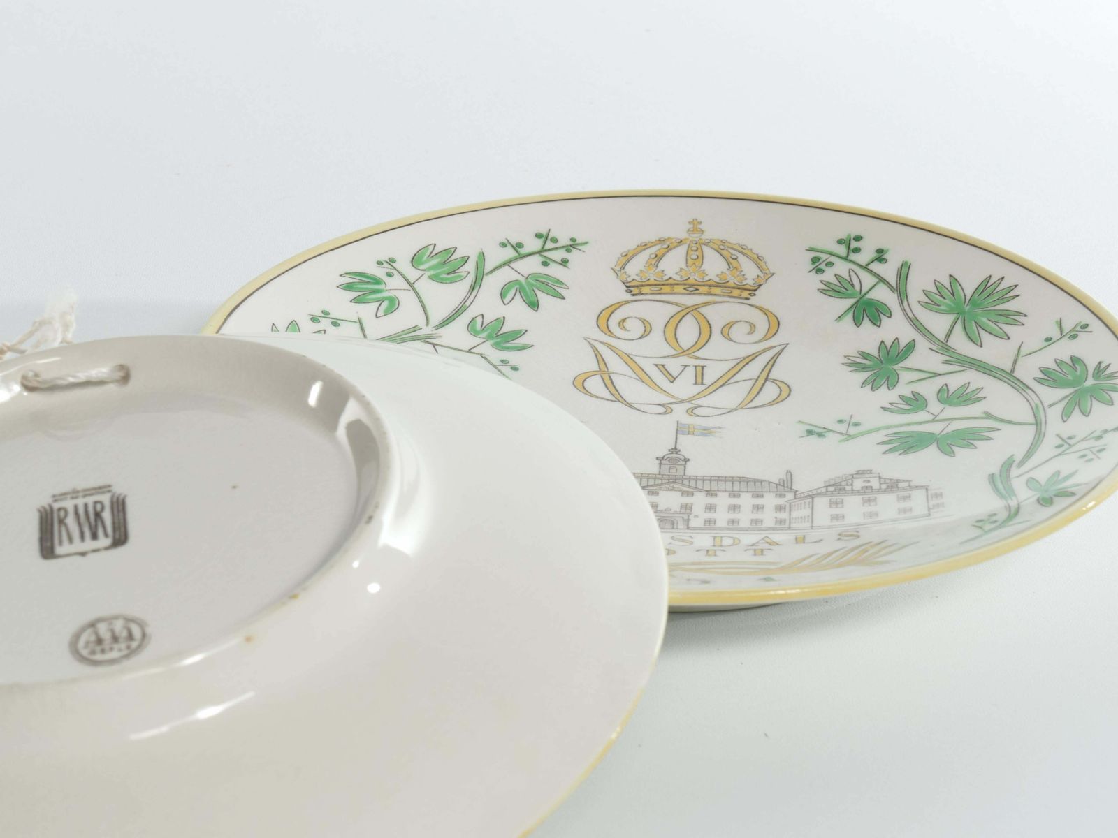 photo for sale Swedish Grace Plates With Ulriksdal Palace In Yellow And Green By Gefle 1951