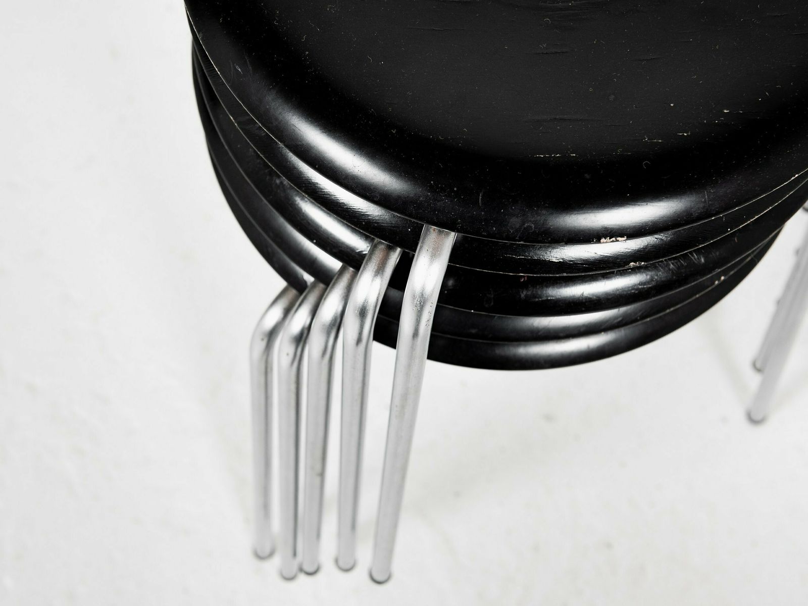 Midcentury Set Of 6 Dot Stools In Black By Arne Jacobsen For Fritz Hansen, 1964 photo vintage