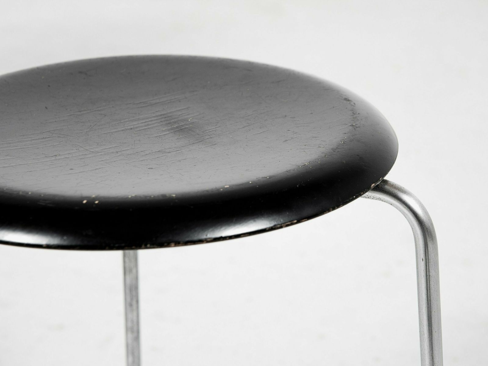 photo furniture Midcentury Set Of 6 Dot Stools In Black By Arne Jacobsen For Fritz Hansen, 1964