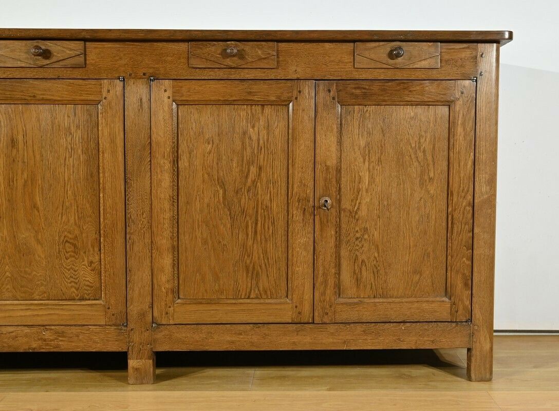 photo vinterior Long Oak Commercial Furniture – Late 19th Century