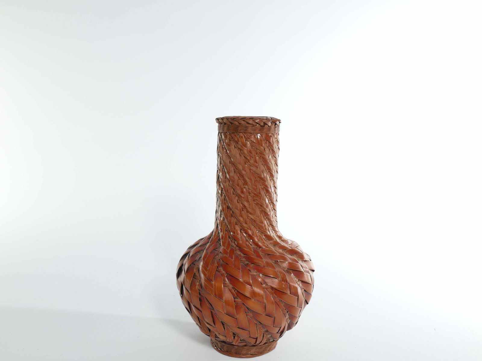 Early 20th Century Taisho/Showa Period Japanese Woven Bamboo Ikebana Vase photo furniture