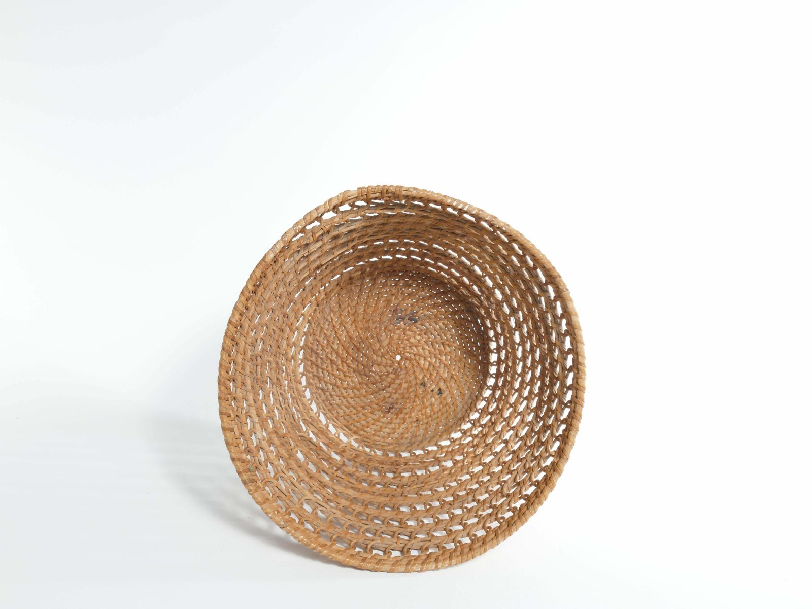 Mid Century Modern Wicker Wastebasket photo vinterior