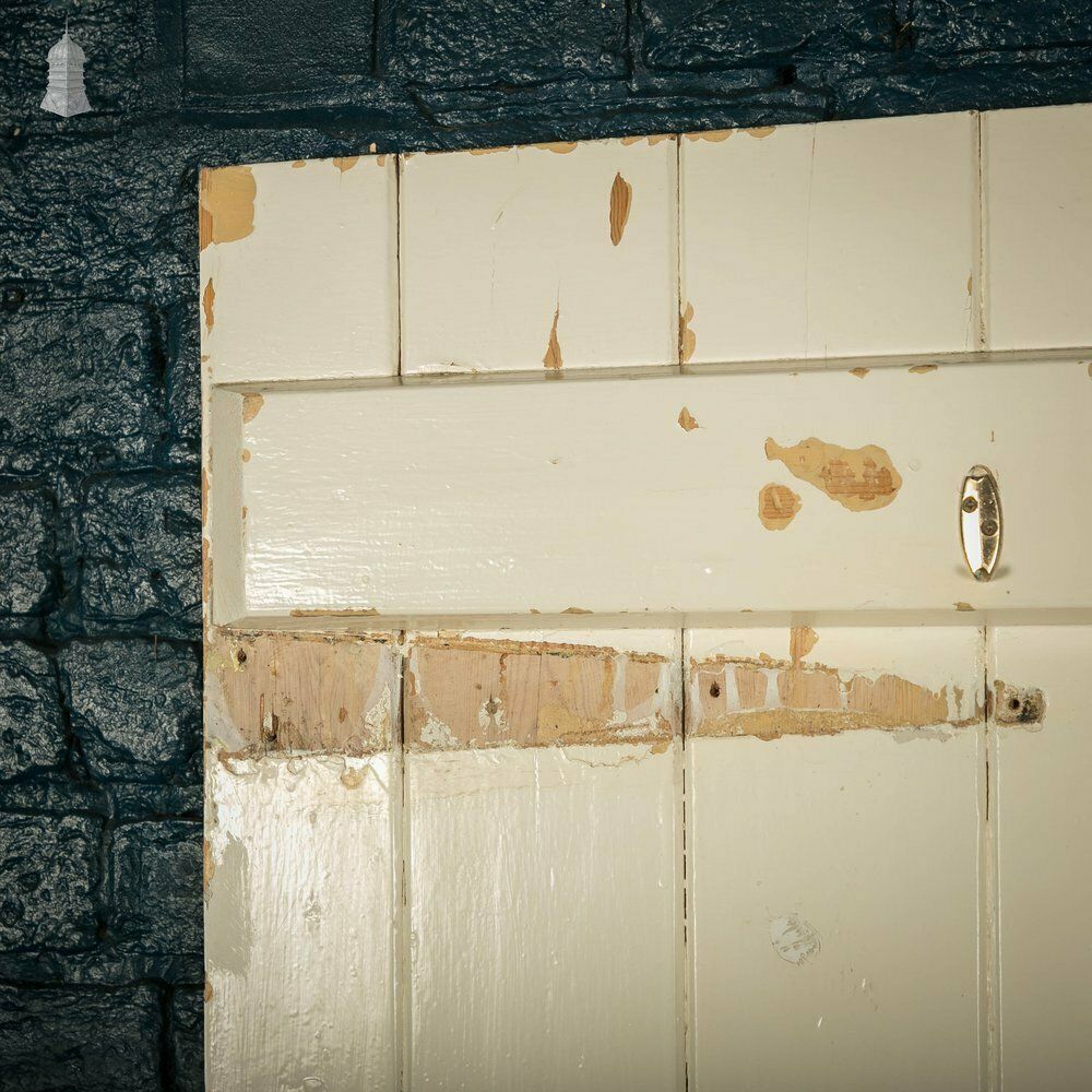 photo vinterior Ledged Plank Door, White Painted