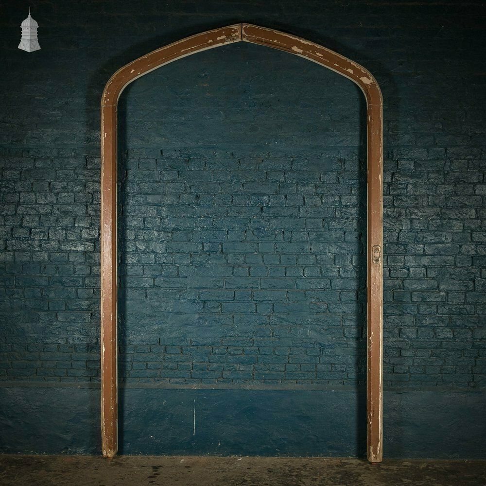 Framed Arch Top Doors, Set Of Oak Braced Vertical Plank Doors photo for sale