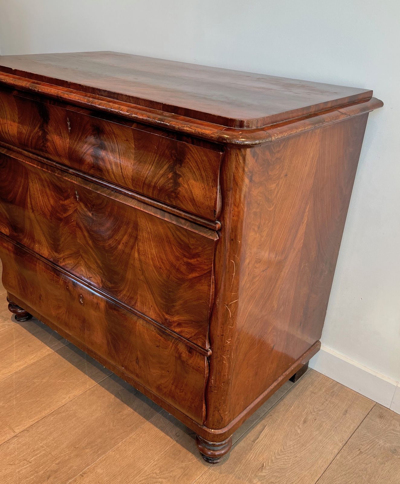 Louis Philippe Chest Of Drawers In Flamed Mahogany photo vinterior