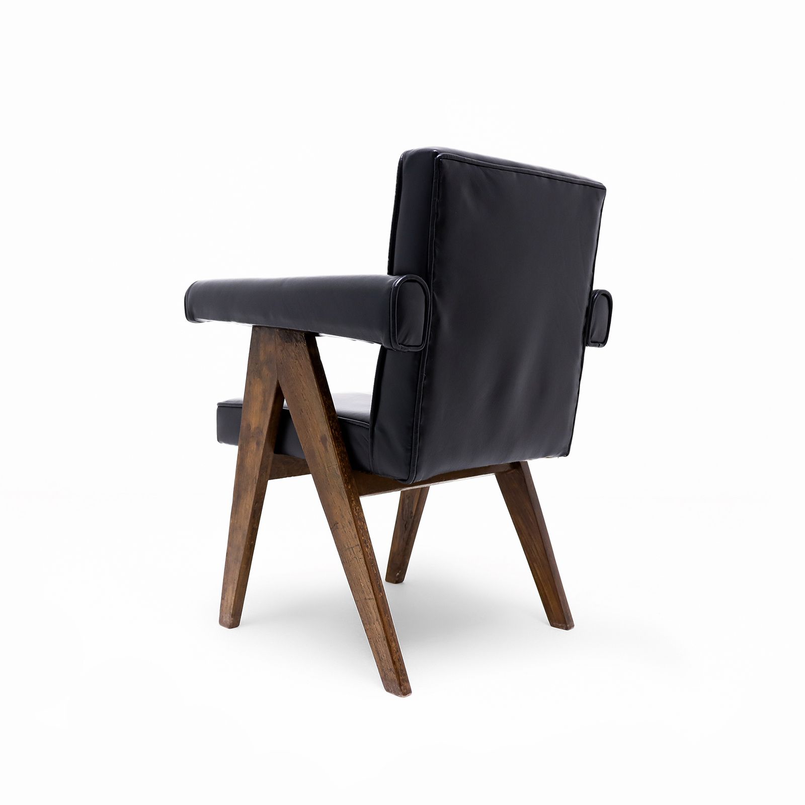 photo vinterior Original Pierre Jeanneret Office Set Featuring A Teak And Leather X Frame Desk Matched To A Model Pj Si 30a Committee Chair, Chandigarh, India, 1960s