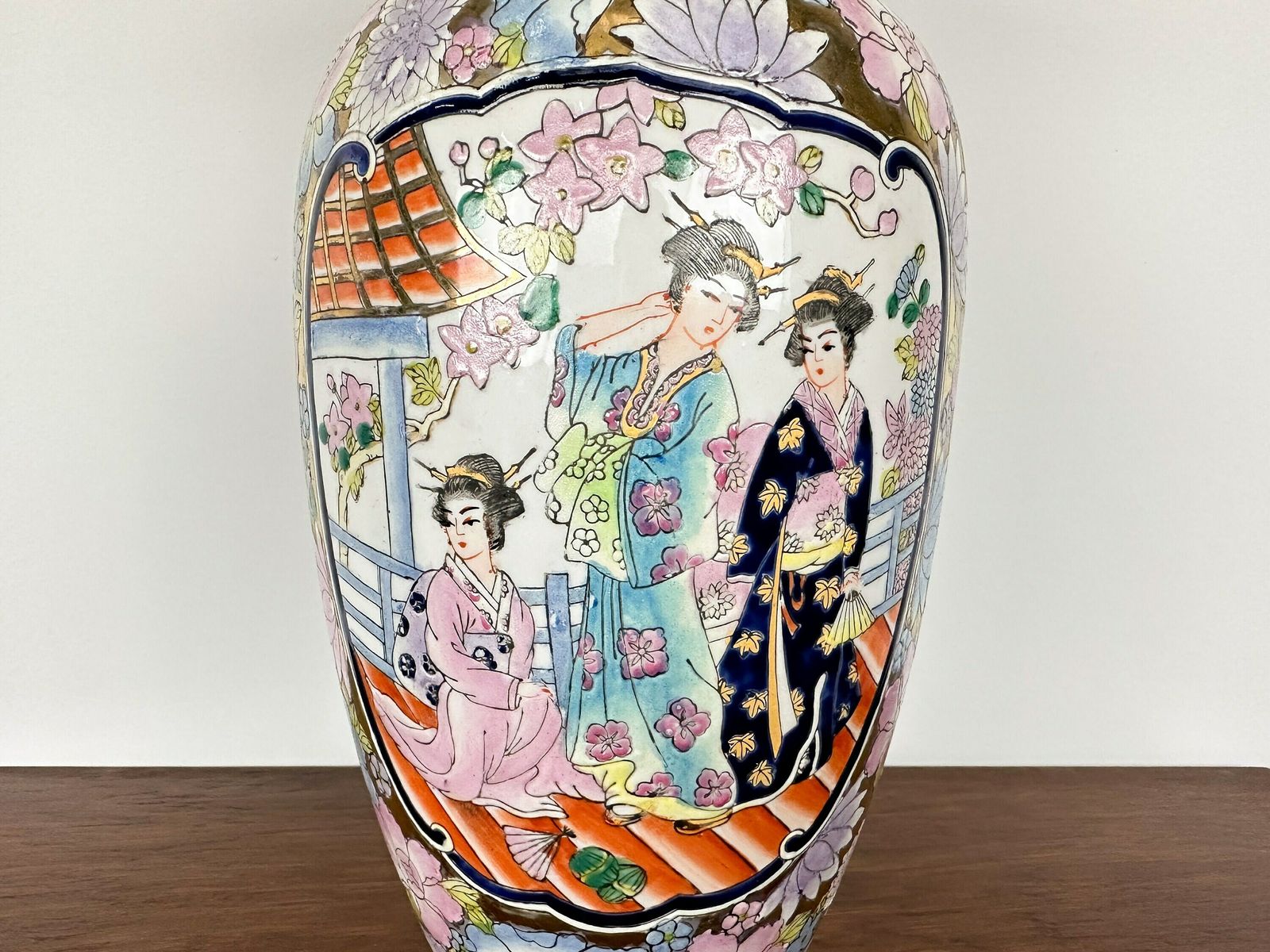 Vintage Chinese Famille Rose Vase, Famille Rose Medallion Vase, Chinoiserie Vase, Mille Fleur Vase photo Home Decor