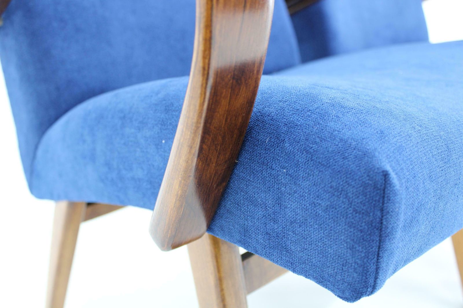photo vinterior 1960s Pair Of Jaroslav Smidek Armchairs For Ton, Czechoslovakia