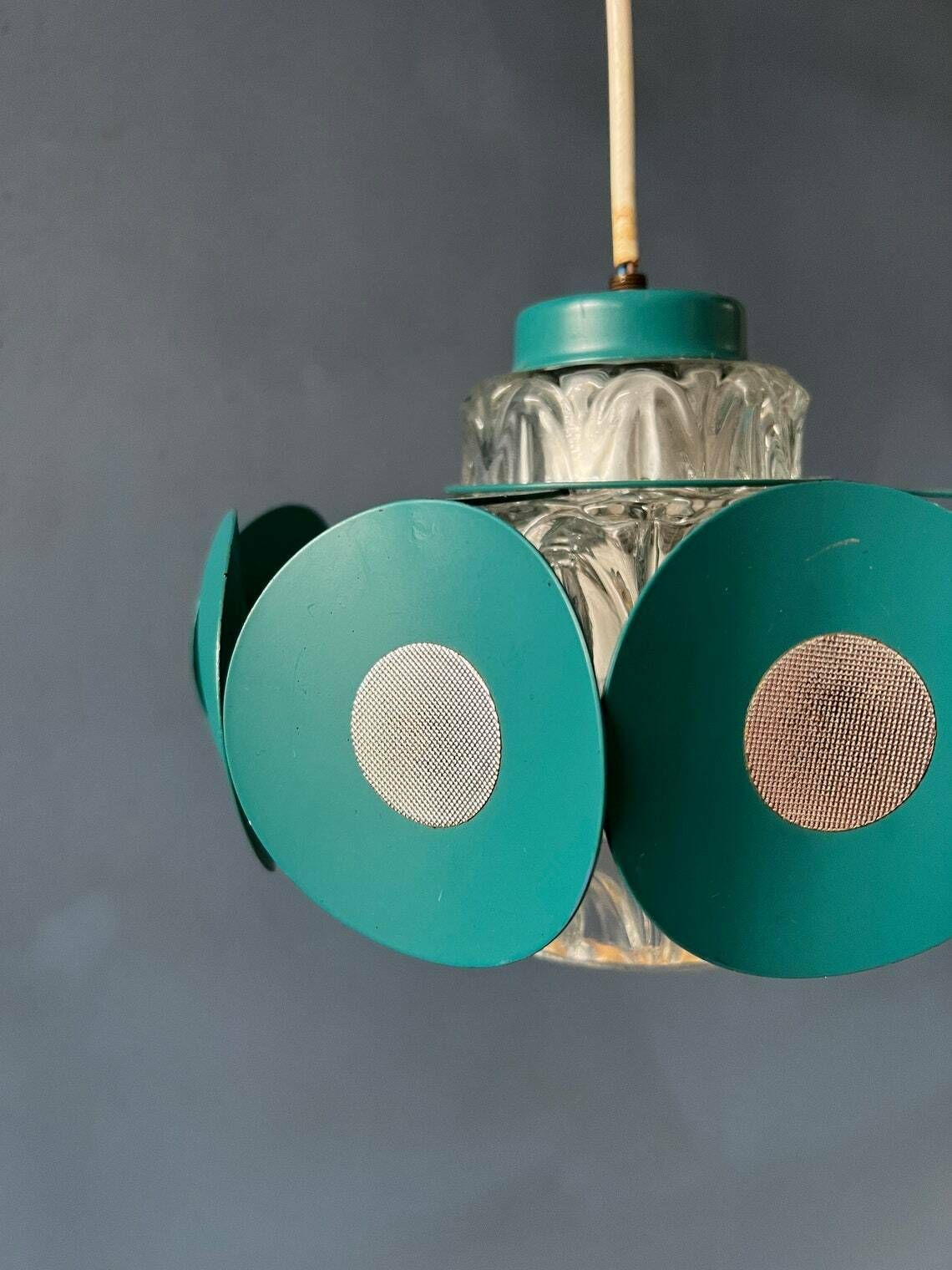 photo furniture Space Age Hanglamp Met Glazen Kap En Groen/Blauw Metalen Frame