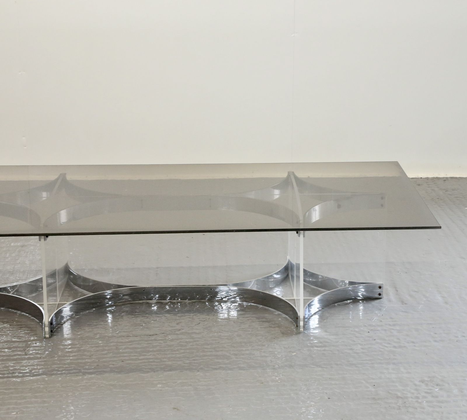 Alessandro Albrizzi, Fine Mid Century Chrome Plated Steel & Lucite Coffee Table photo vinterior